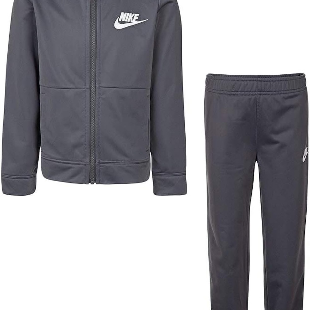 New 24 month Nike toddler 2 piece jogger set